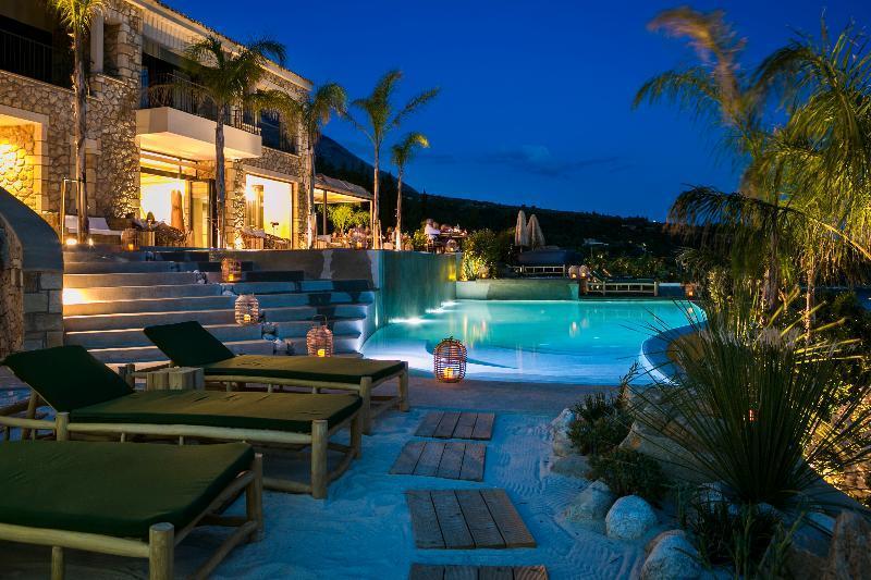 F Zeen Hotel