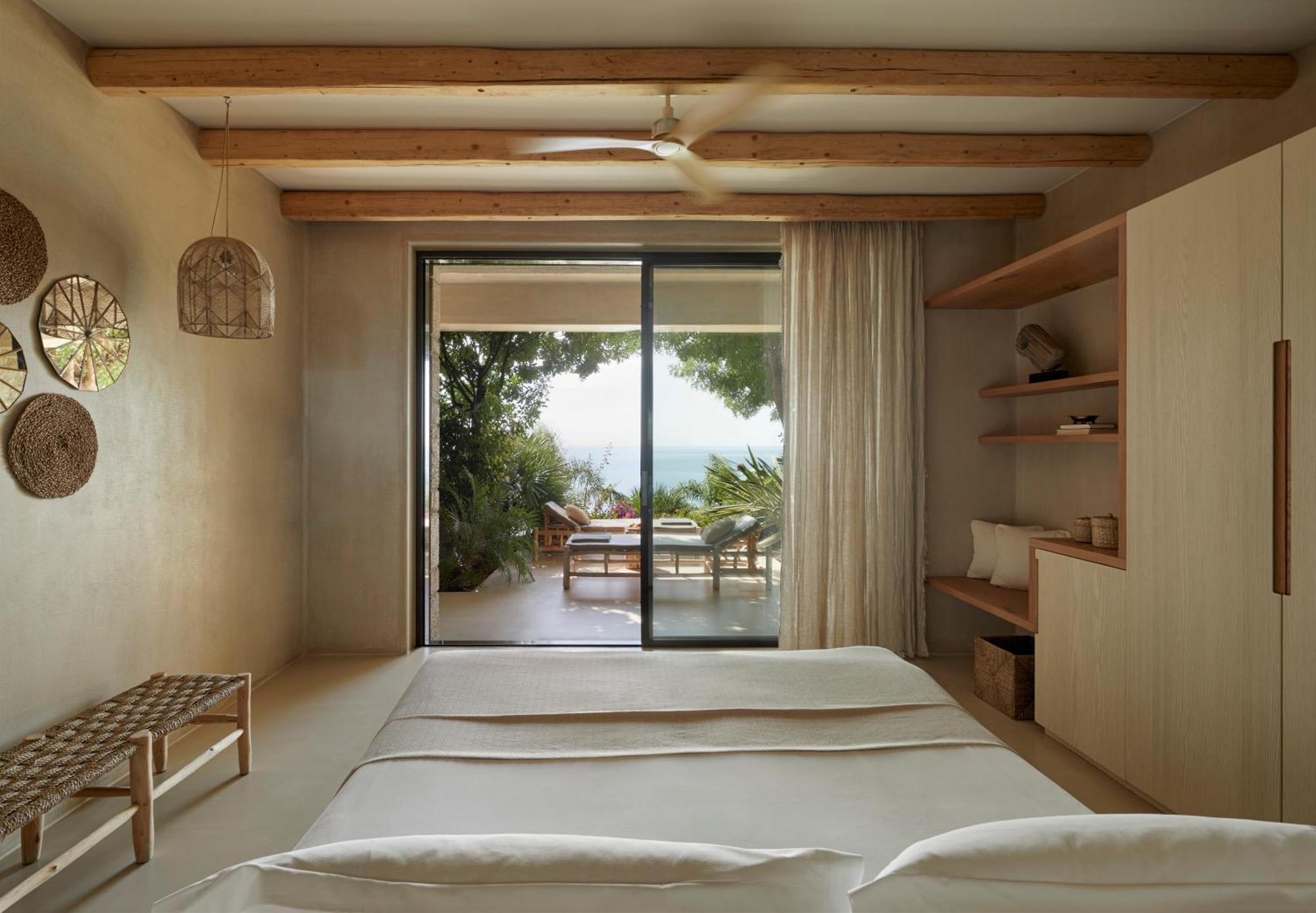 Hotel F Zeen 5*