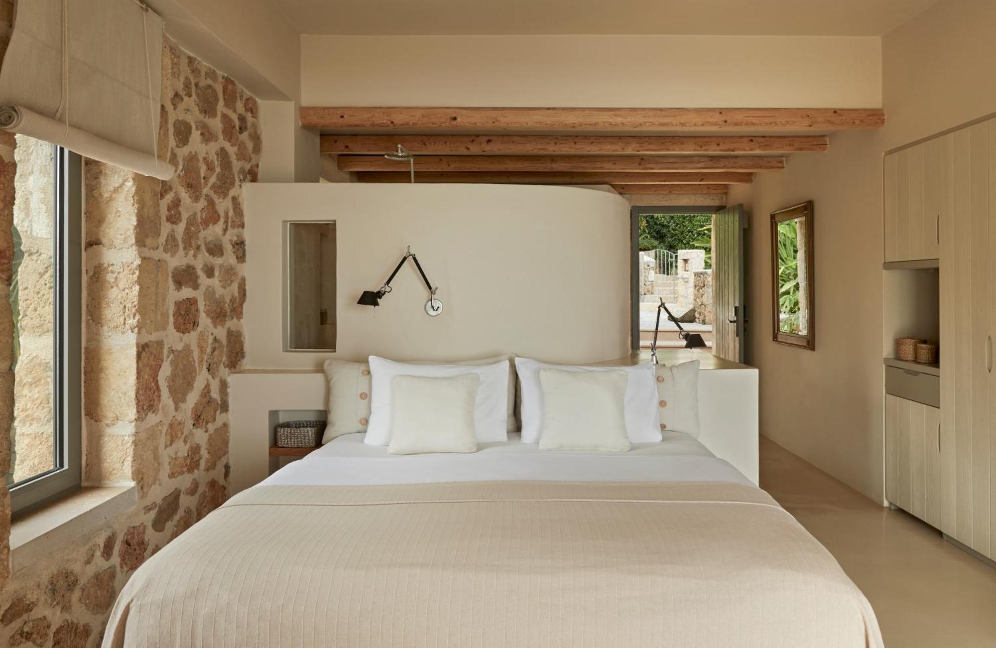 Hotel F Zeen 5*