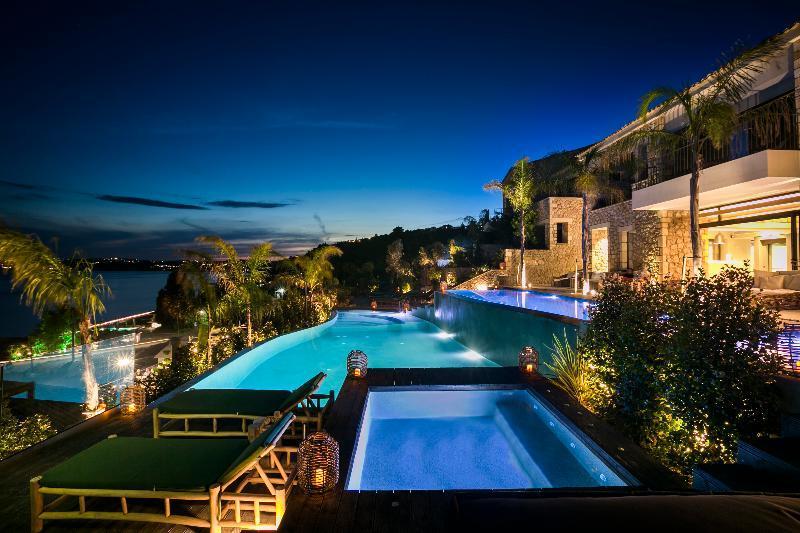 F Zeen Kefalonia (adults Only)
