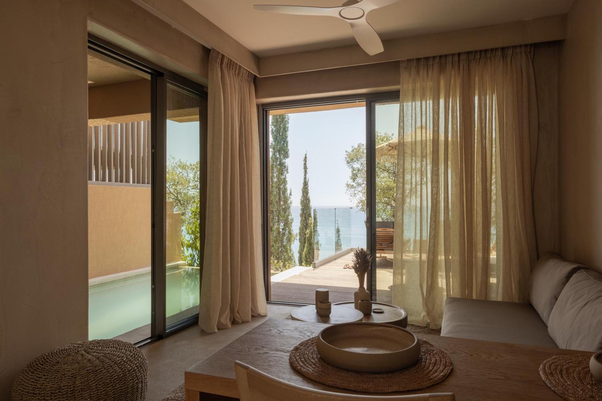 F Zeen Kefalonia (adults Only)